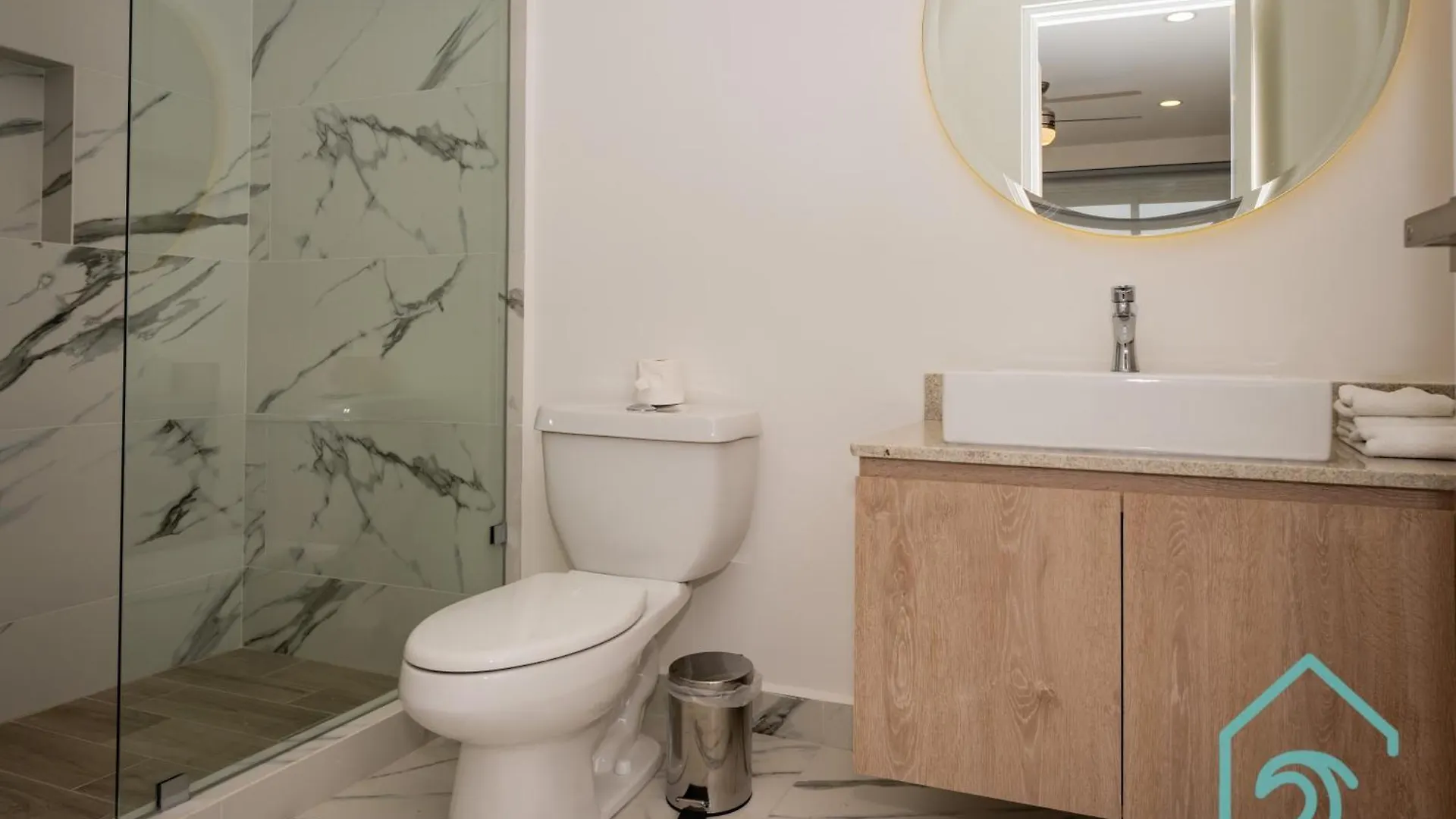 Armonia Y Modernidad En Barcelona Condos Cancun Daire