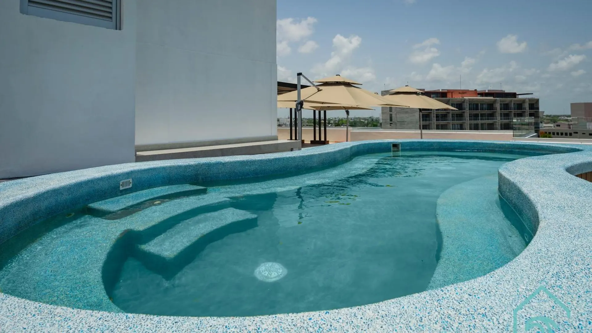 Armonia Y Modernidad En Barcelona Condos Cancun